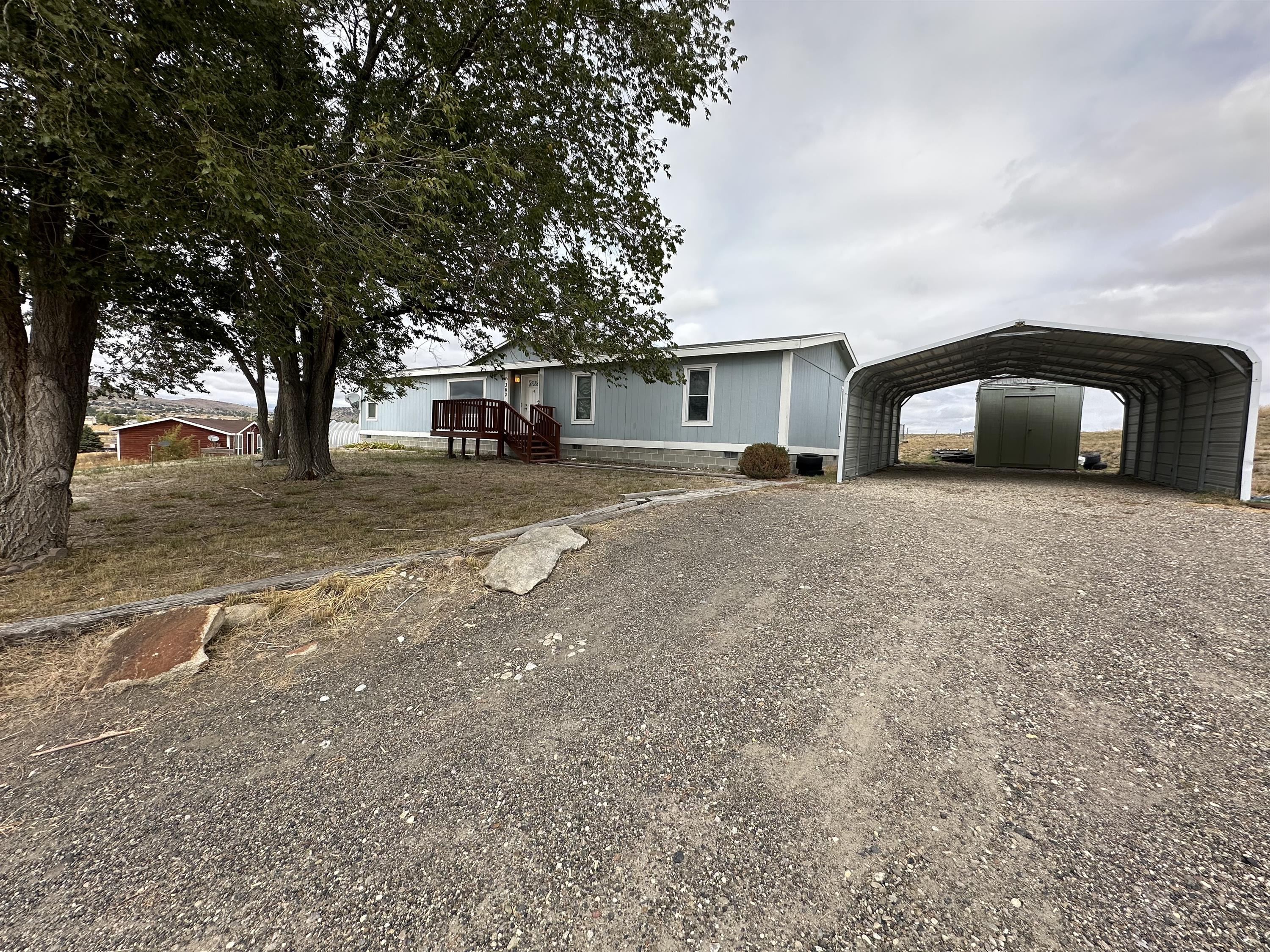 360 Trescartes Avenue