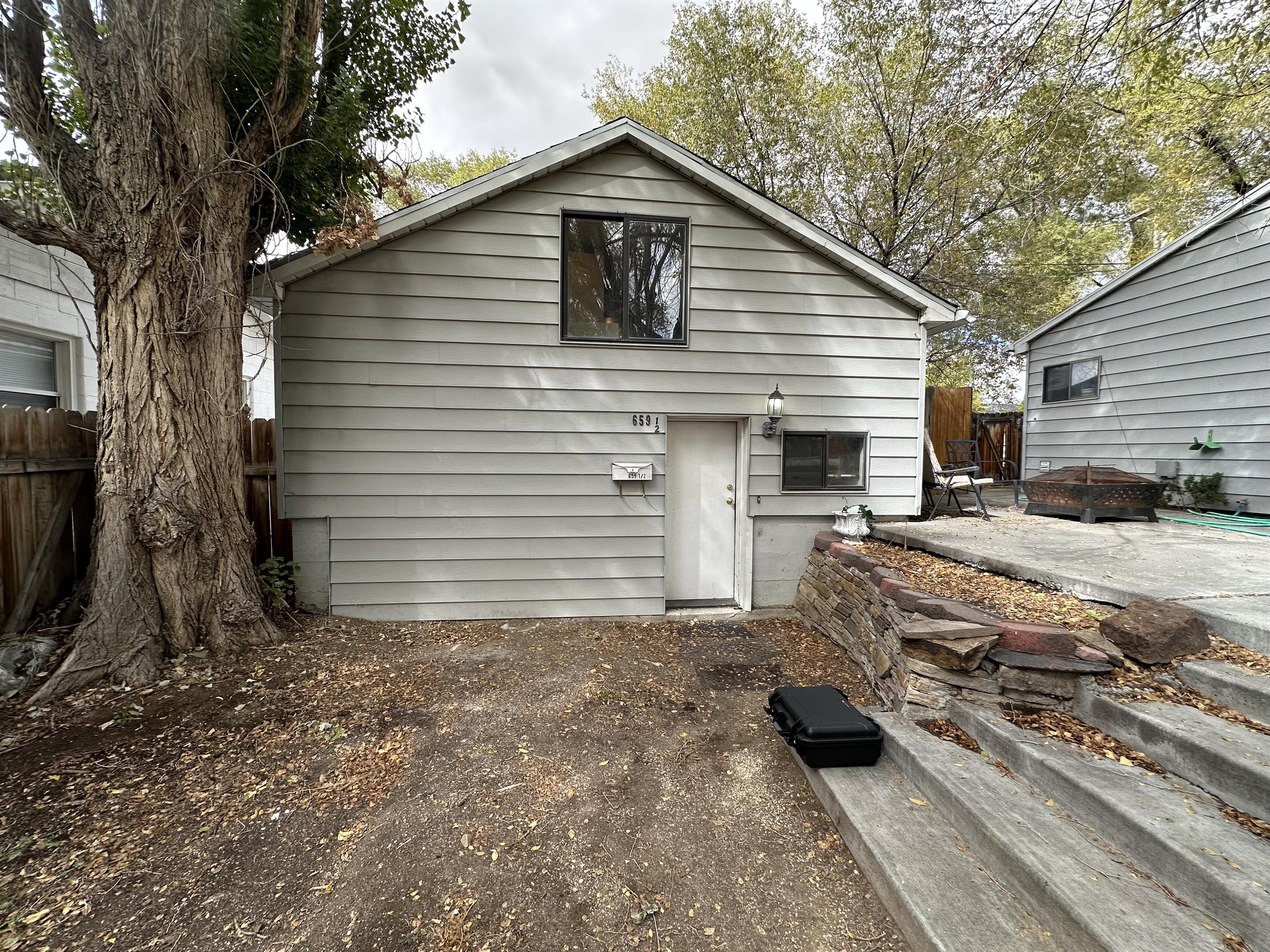 659 Elm Street - 1/2